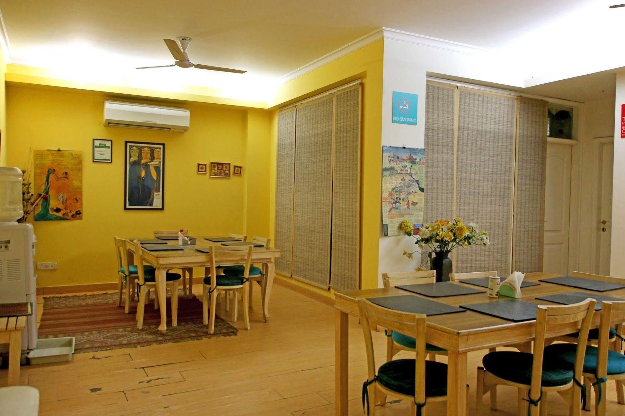 Colonel'S Retreat At The Airport Bed & Breakfast New Delhi Exterior photo